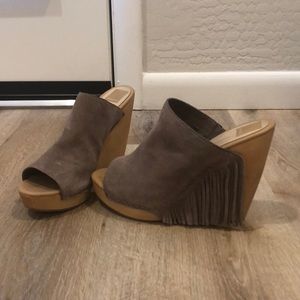 Dolce Vida fringe wedges 8.5